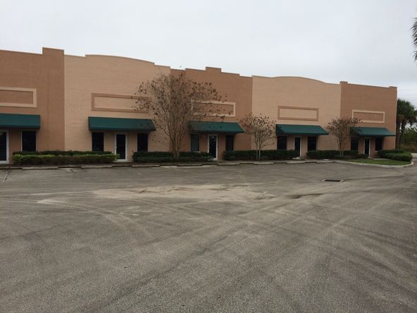 Industrial Flex Space For Lease: 7463 Commercial Circle, Ft. Pierce, FL 34951